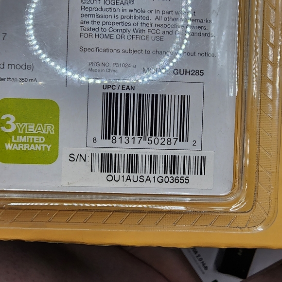 IOGEAR 4-Port Hi-Speed USB 2.0 Hub GUH285W6 - Picture 3 of 3